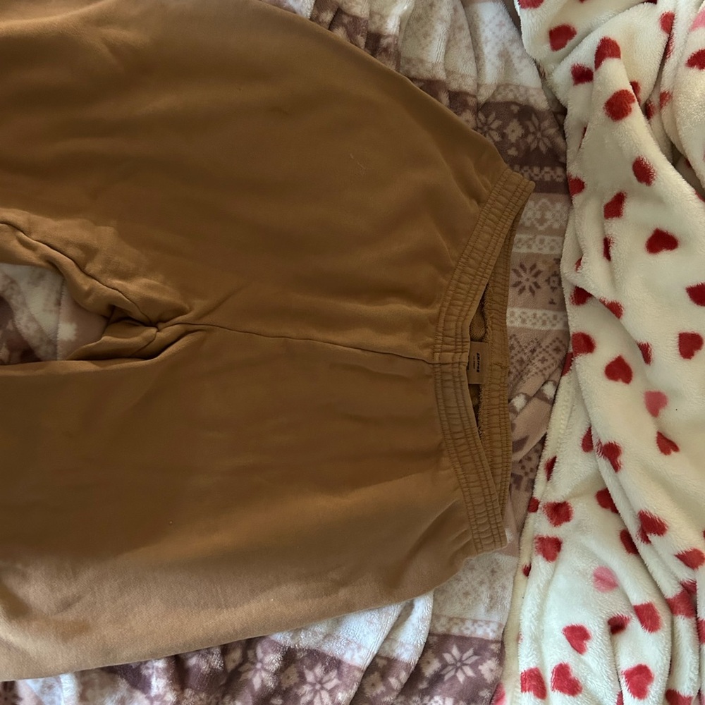 SKIMS Brown Sweatpants